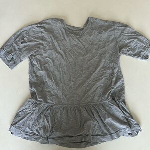 LULULEMON GREY PEPLUM TEE SIZE 10